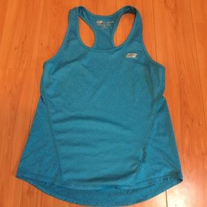 Women’s athletic top